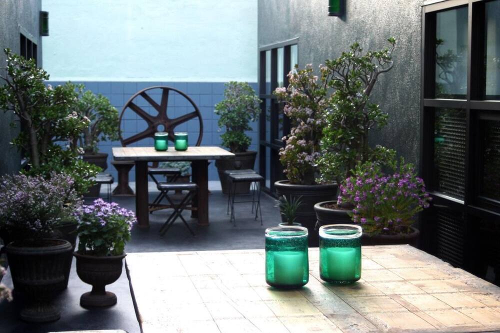 Photo of Patio Balcony in Melrose