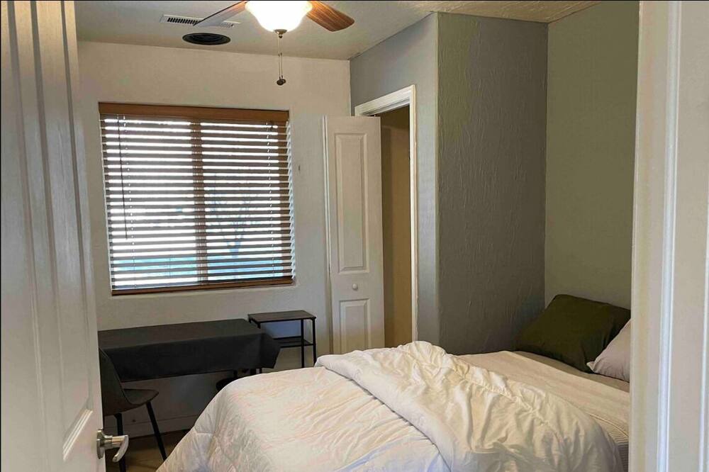 Photo of Bedroom in New Harmony
