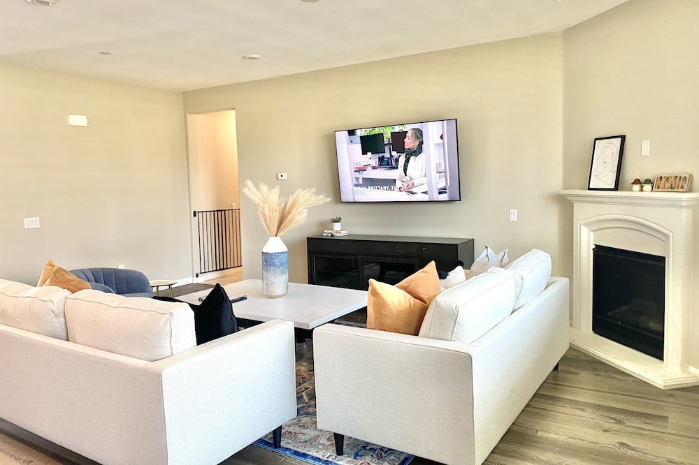 Photo of Livingroom in Mira Loma