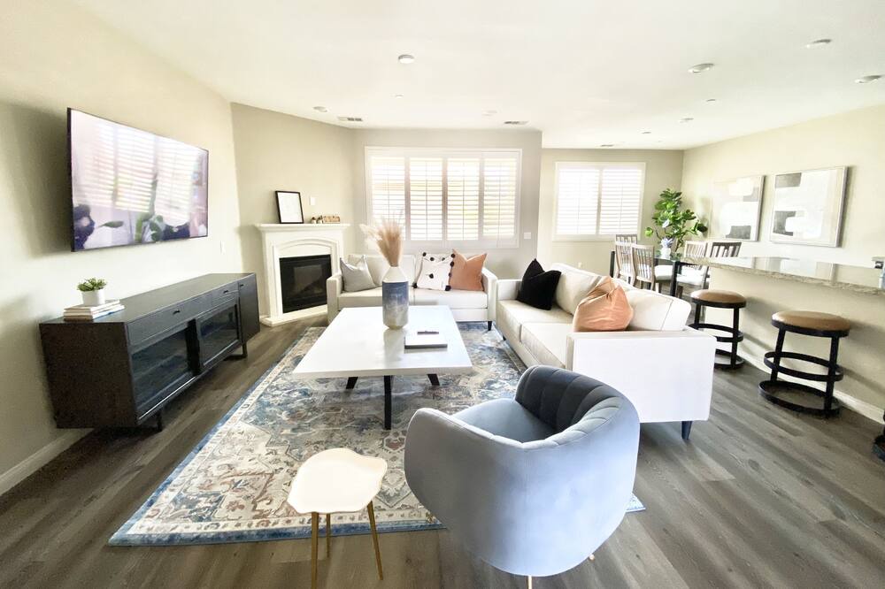 Photo of Livingroom in Mira Loma