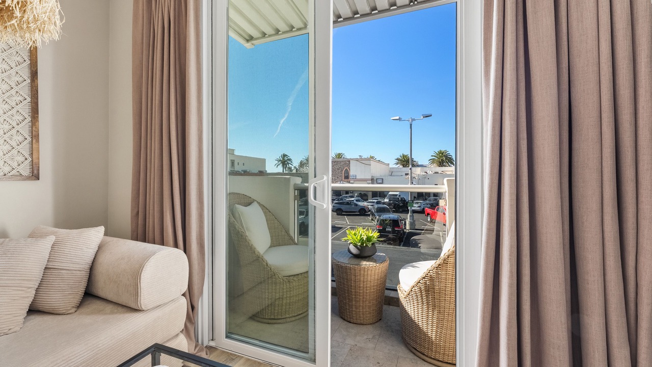 Photo of Patio Balcony in Hermosa Beach