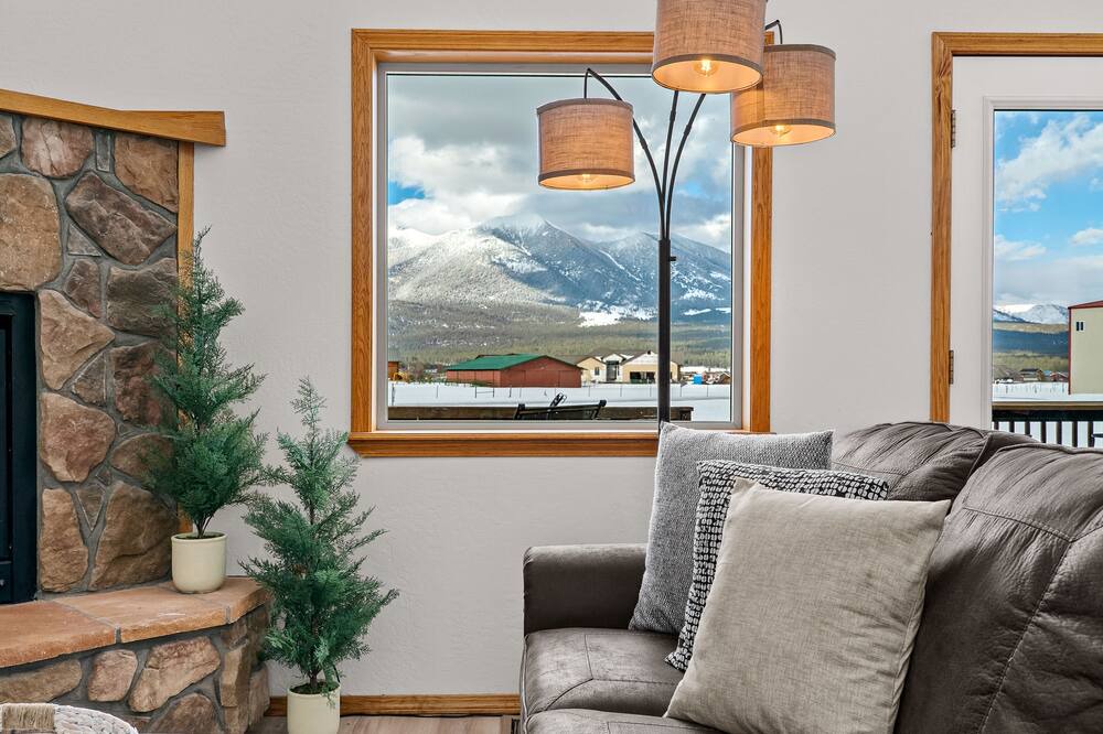 Photo of Livingroom in Baderville