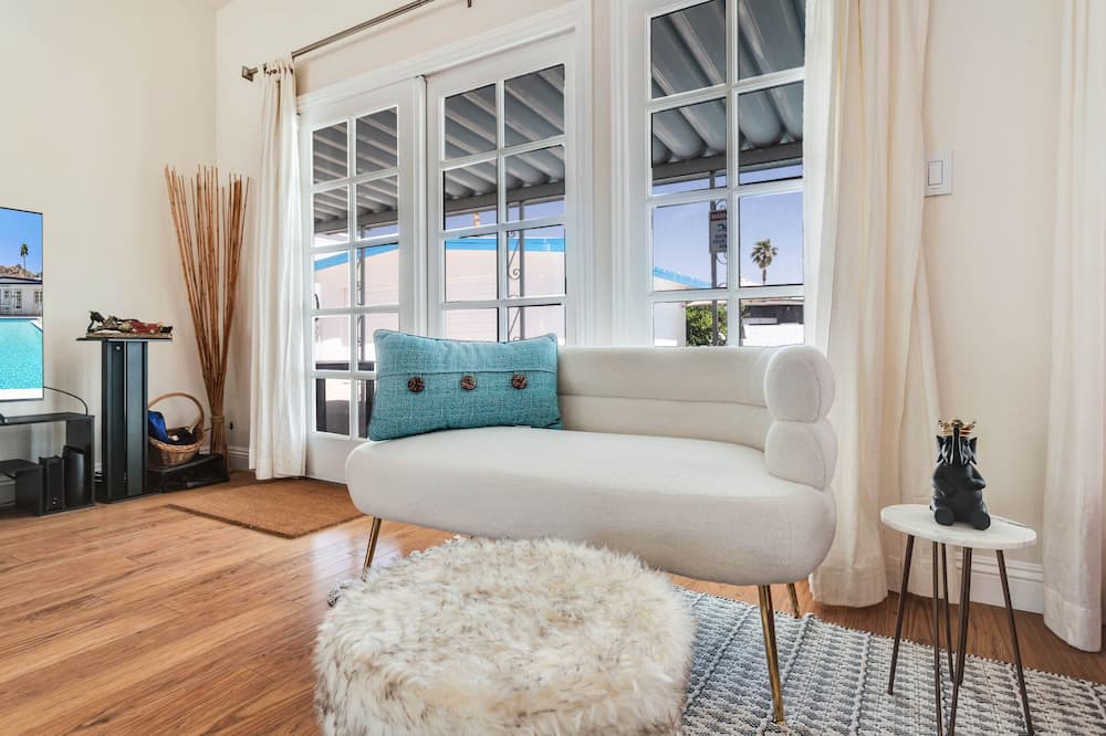 Photo of Livingroom in Araby Commons