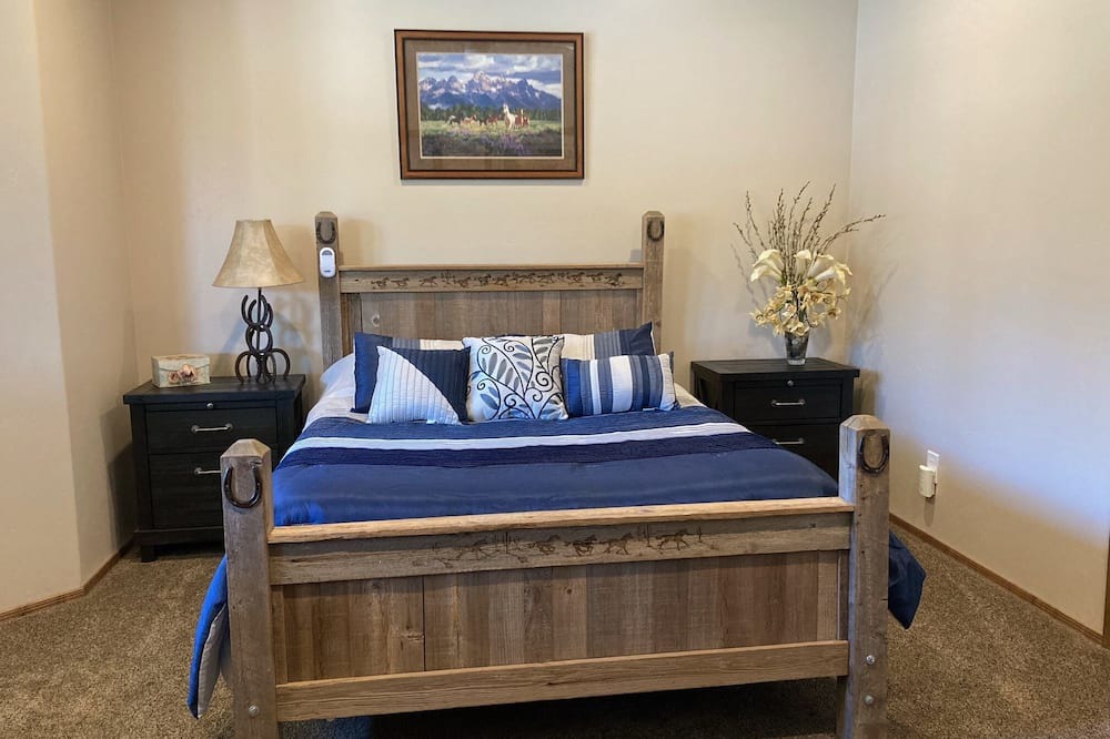 Photo of Bedroom in Munds Park