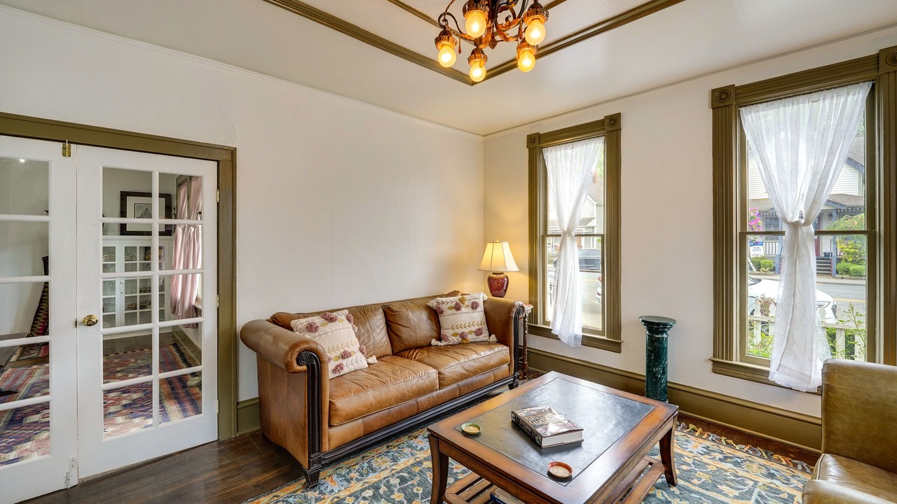 Photo of Livingroom in La Conner