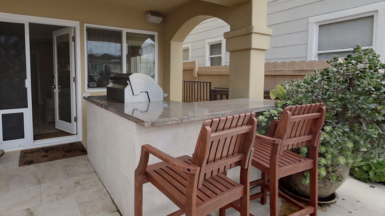 Photo of Patio Balcony in Gas Lamp Section