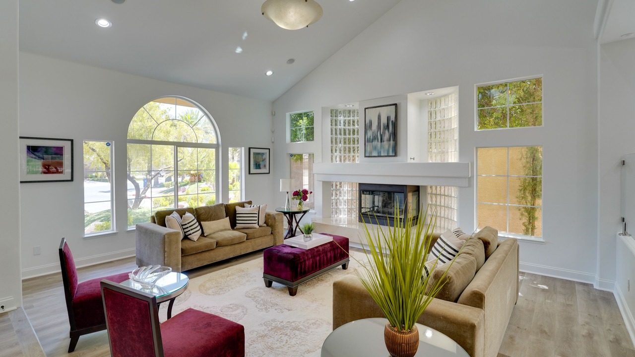 Photo of Livingroom in Enterprise