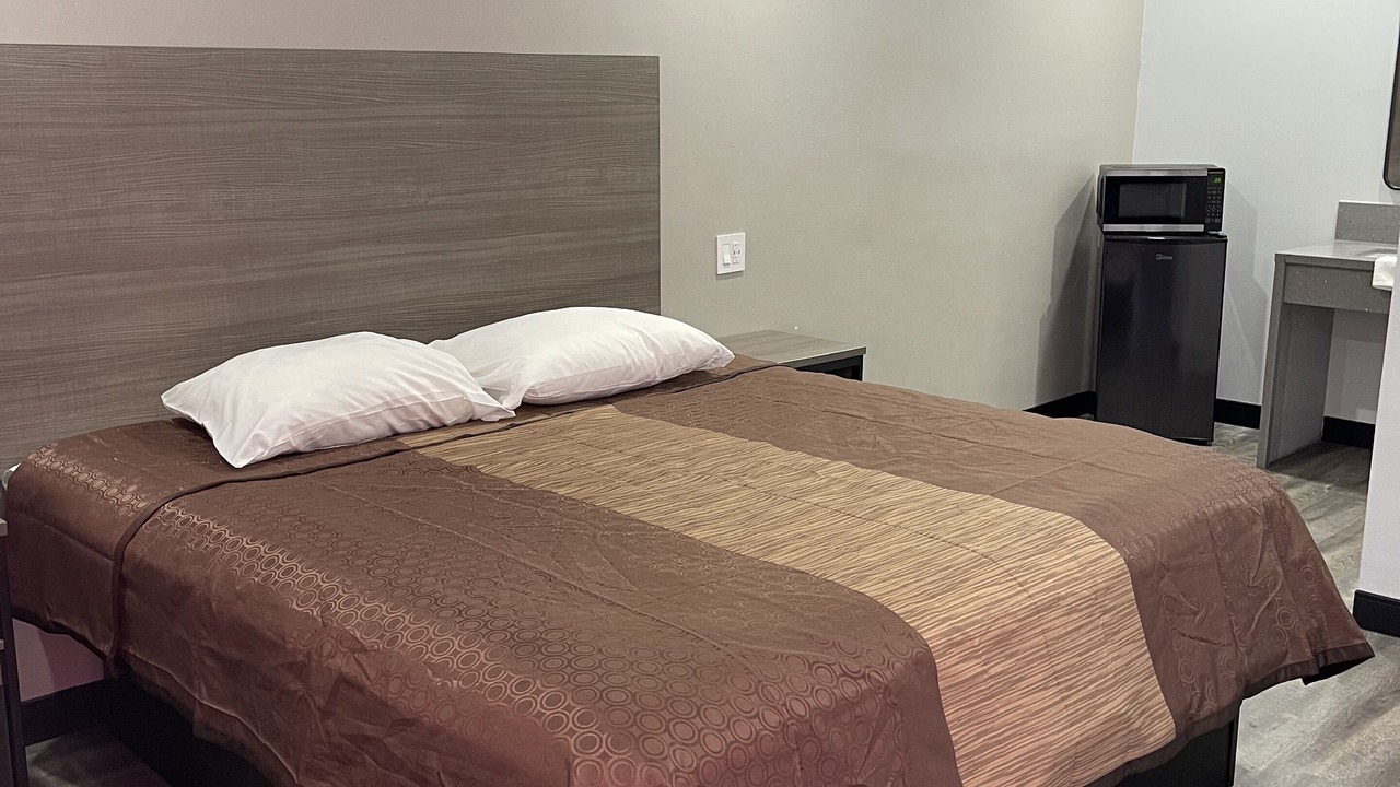 Photo of Bedroom in Northwest Anaheim