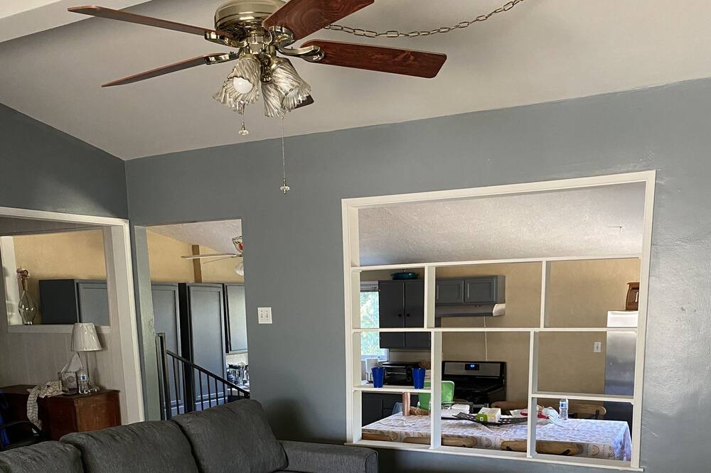 Photo of Livingroom in Pearblossom