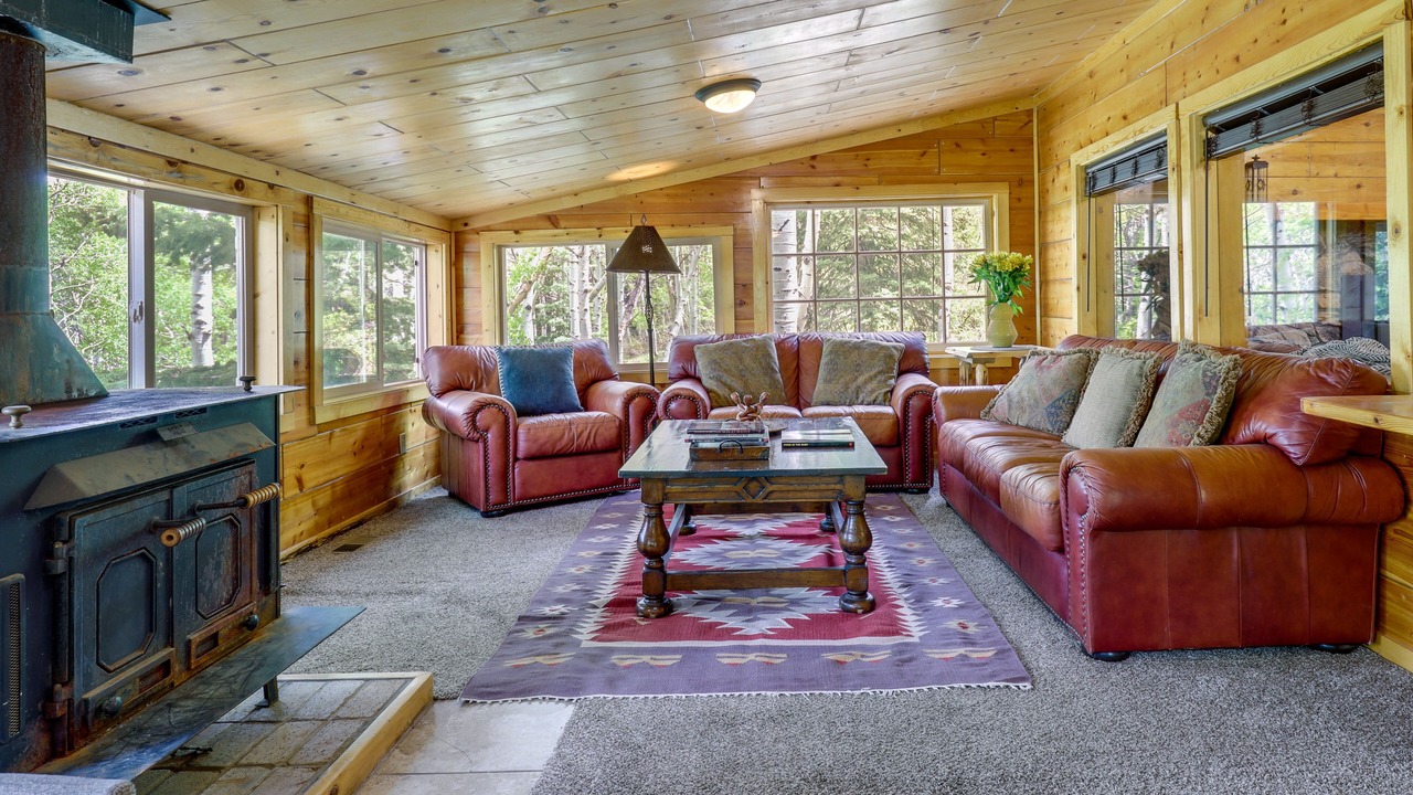 Photo of Livingroom in Tollgate Canyon