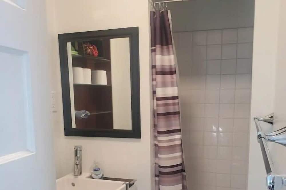 Photo of Bathroom in Bishop