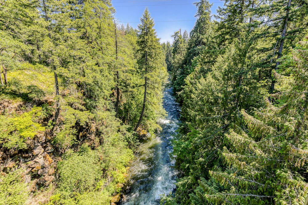 Photo of Others in White Salmon