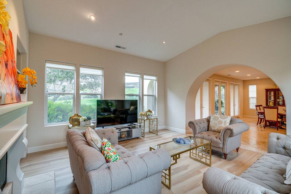 Photo of Livingroom in Monterey