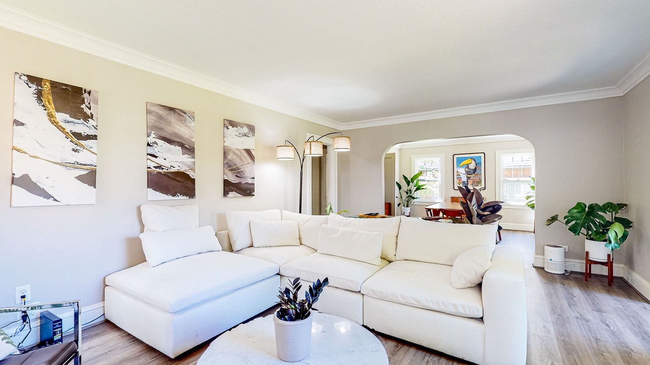 Photo of Livingroom in Hosford-Abernethy