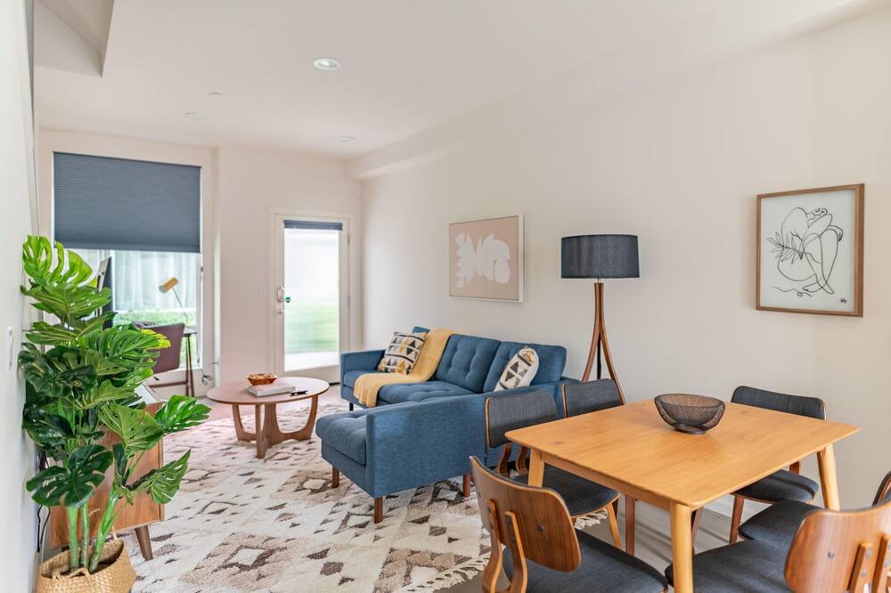 Photo of Livingroom in Crown Hill