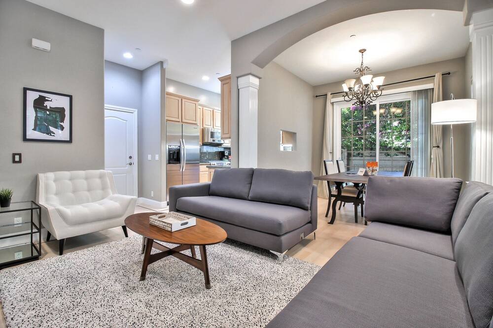 Photo of Livingroom in Campbell