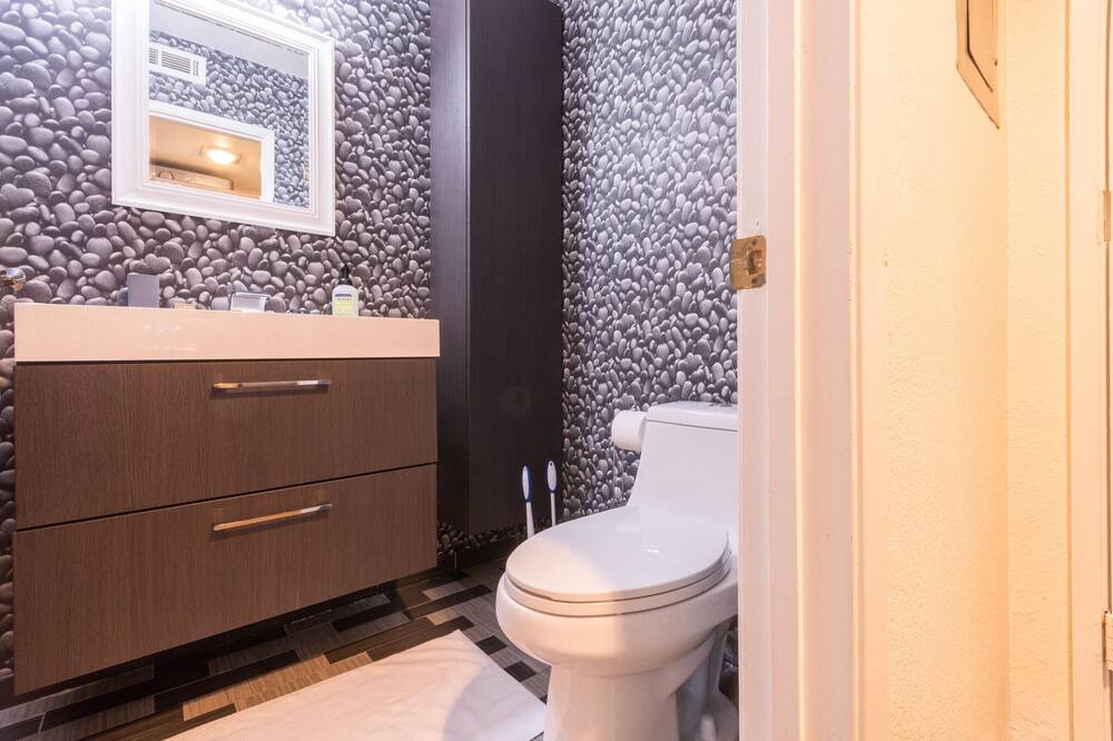 Photo of Bathroom in San Tomas