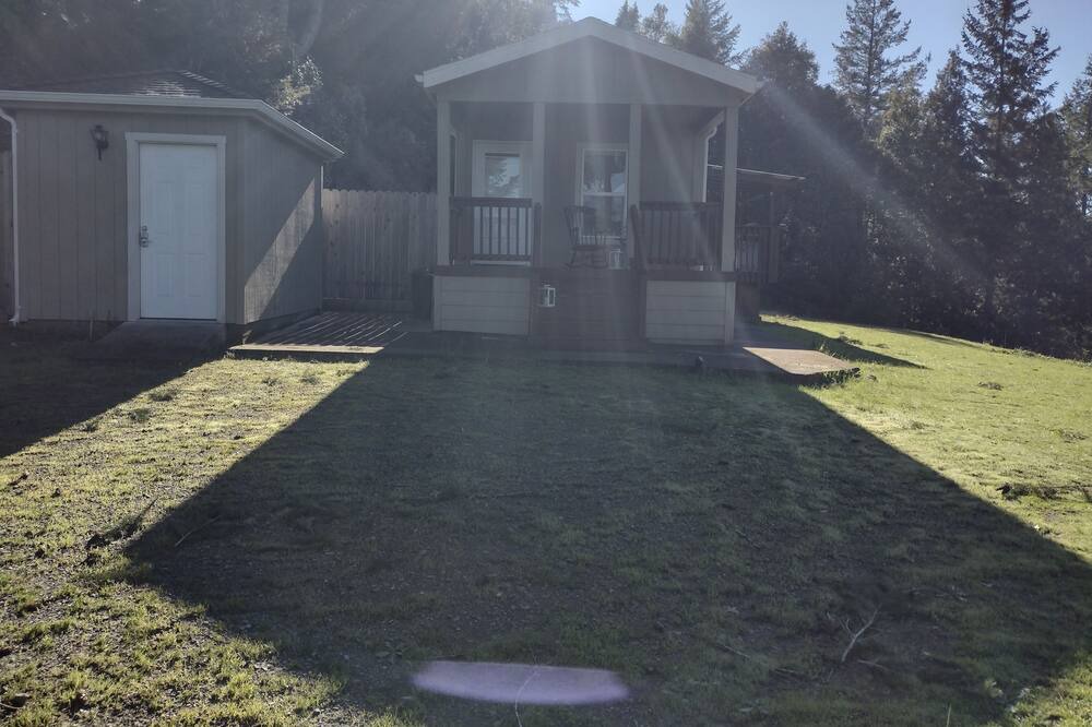Photo of Outdoor in Benbow
