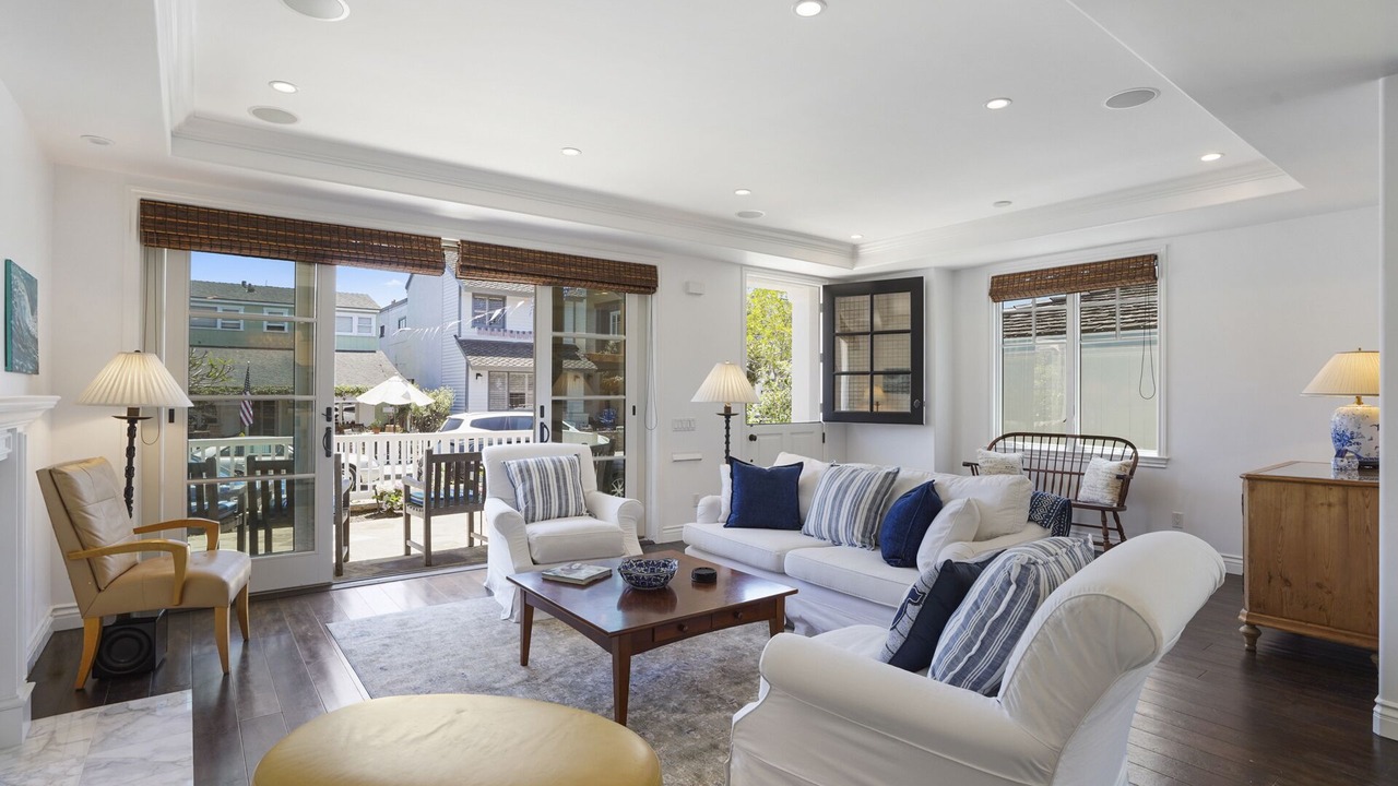 Photo of Livingroom in Balboa Island