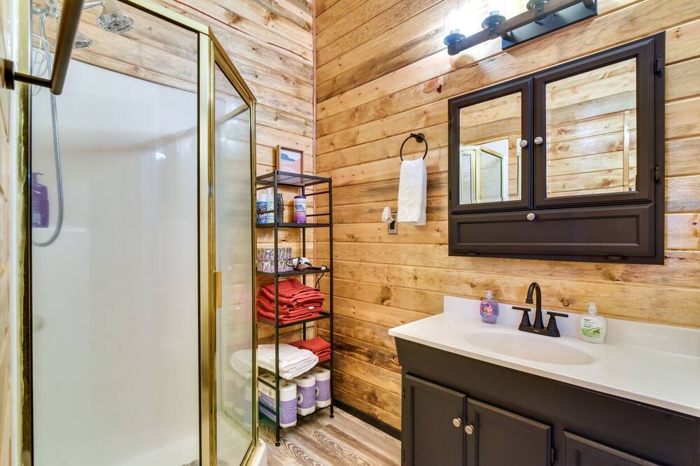 Photo of Bathroom in Sandy