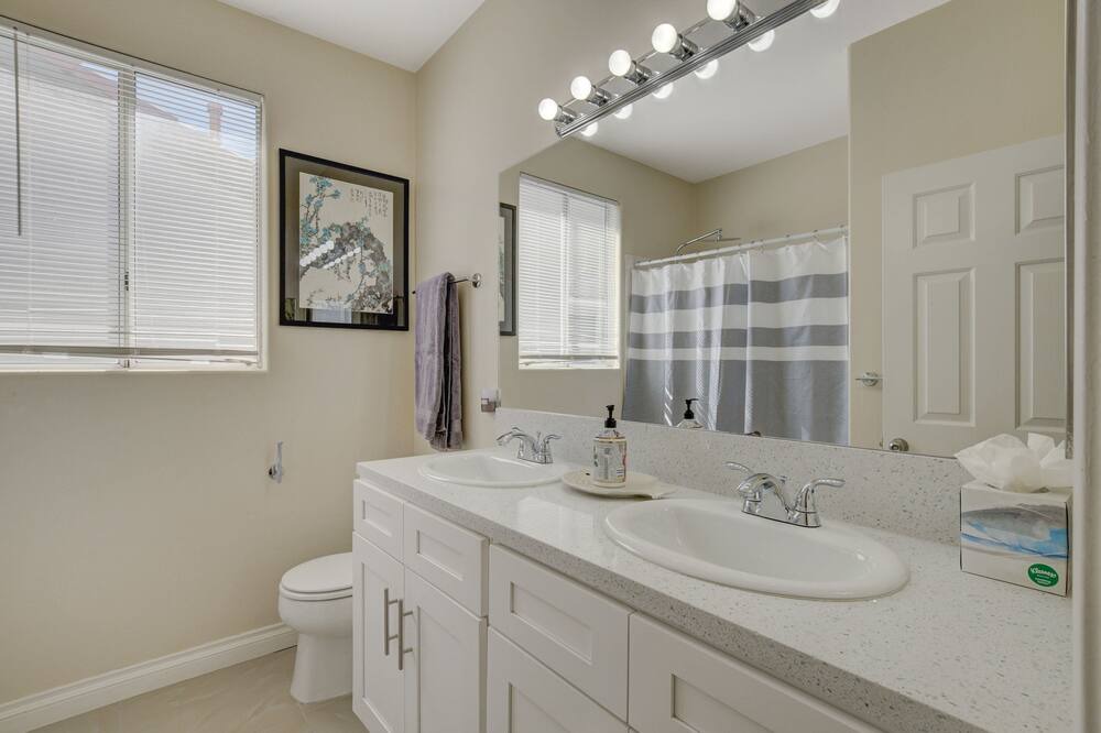 Photo of Bathroom in Summerlin South