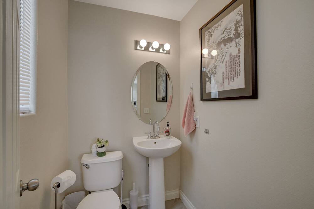 Photo of Bathroom in Summerlin South