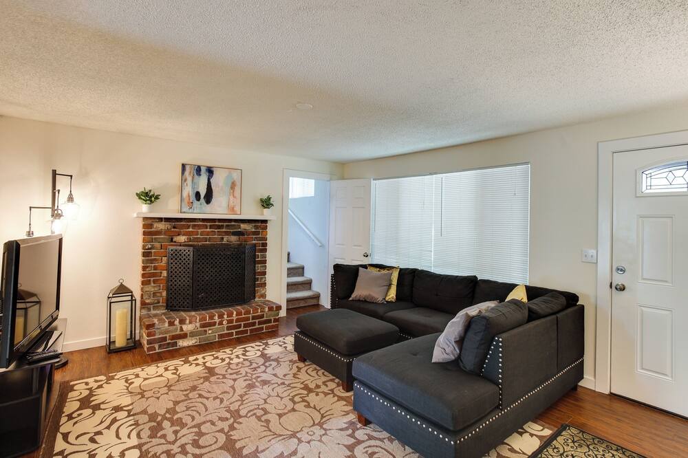 Photo of Livingroom in Riverbend