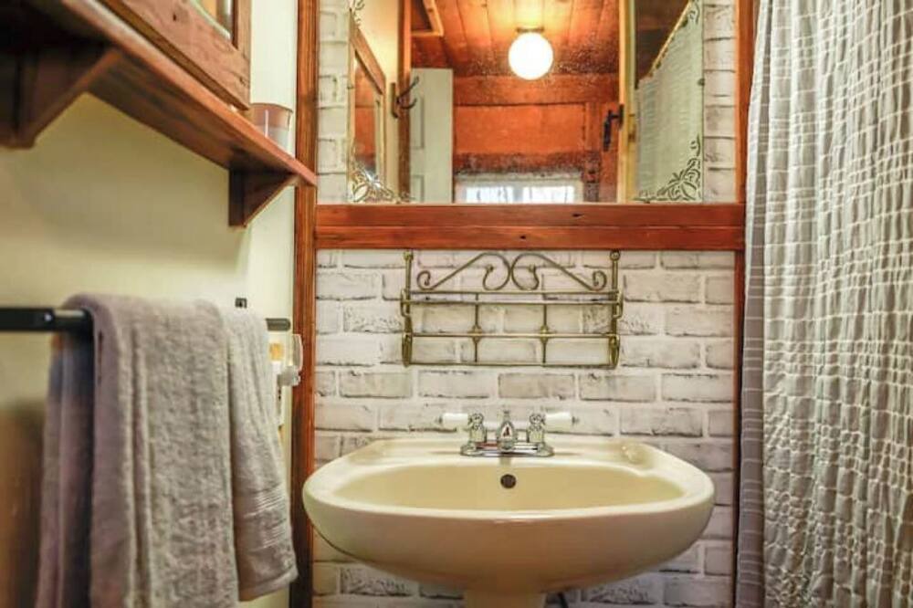 Photo of Bathroom in Cane Beds