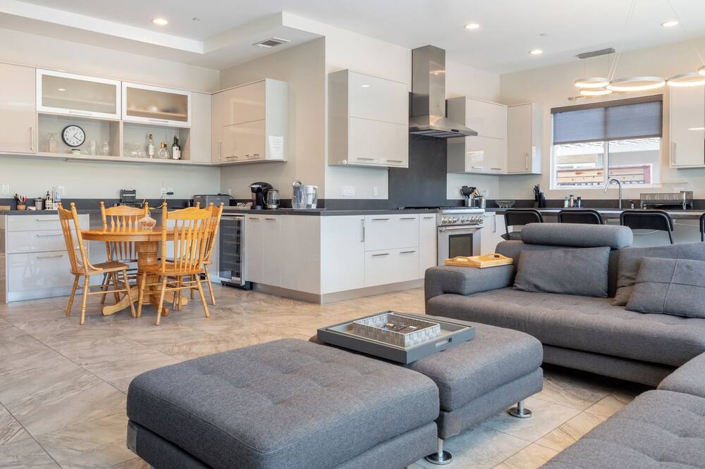 Photo of Livingroom in San Tomas