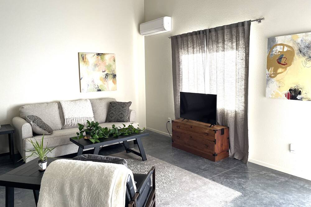 Photo of Livingroom in Graton
