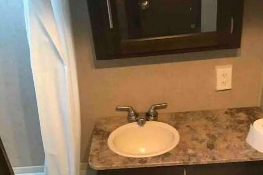 Photo of Bathroom in Altadena