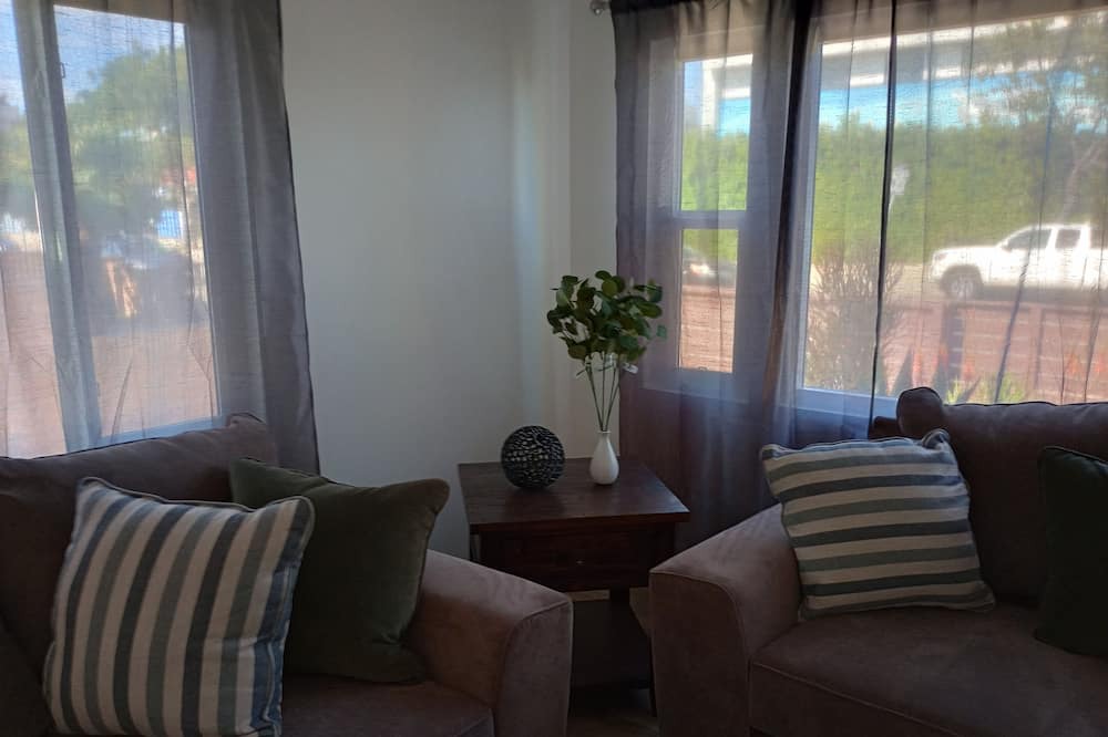 Photo of Livingroom in Culver - West