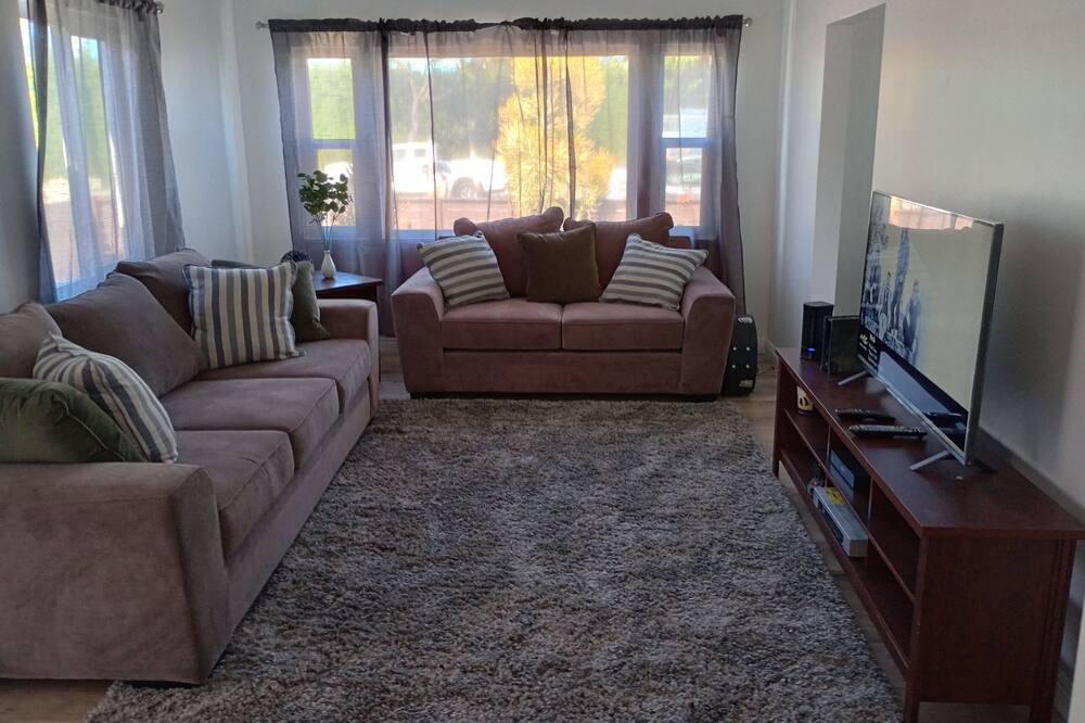 Photo of Livingroom in Culver - West