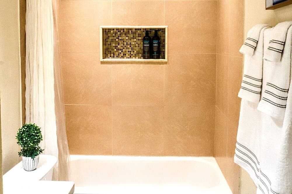 Photo of Bathroom in Serra Mesa