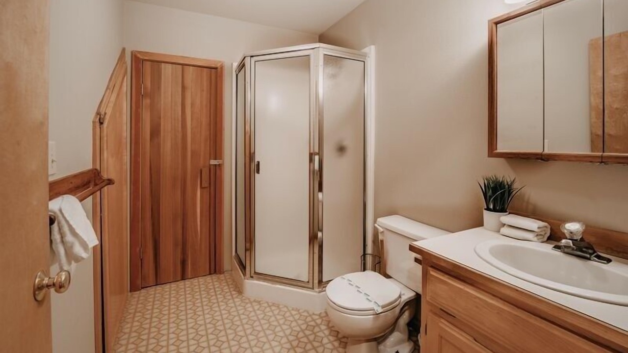 Photo of Bathroom in Glacier