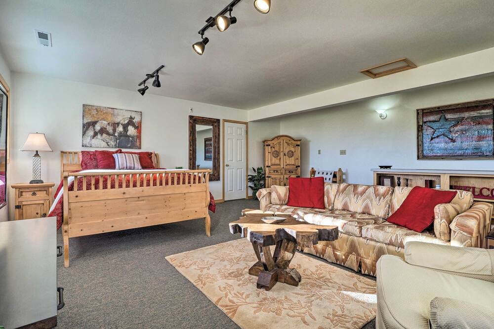 Photo of Livingroom in New Harmony