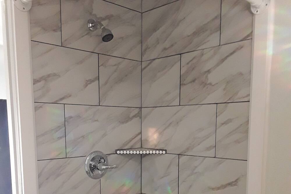 Photo of Bathroom in Sandy