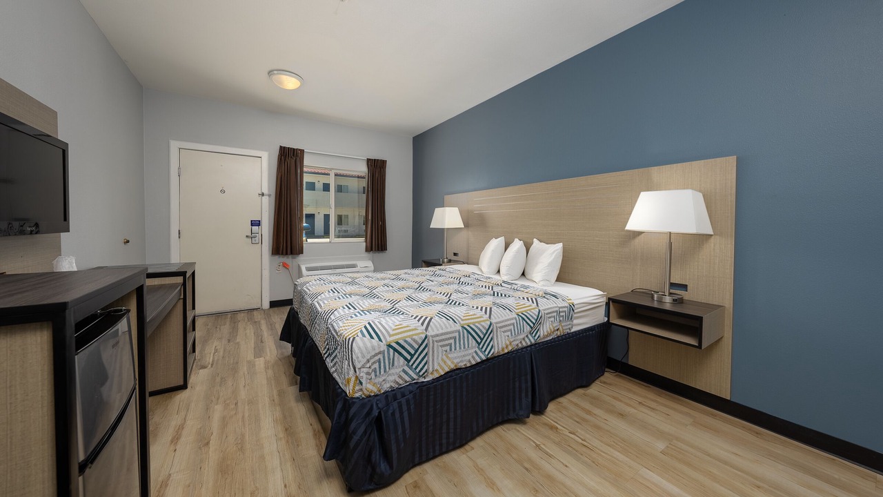 Photo of Bedroom in Ridgecrest