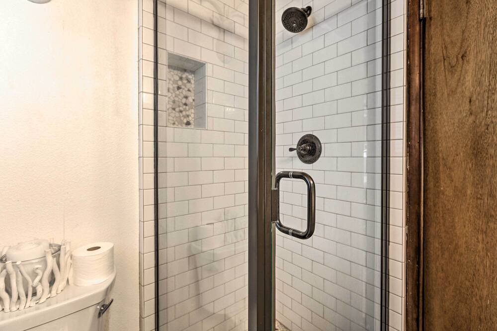 Photo of Bathroom in Tahoma