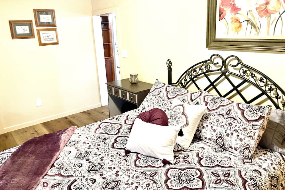 Photo of Bedroom in Dunlap