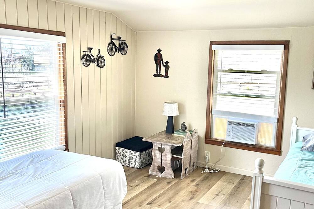 Photo of Bedroom in Dunlap