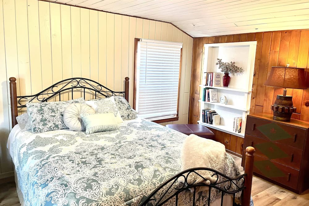 Photo of Bedroom in Dunlap
