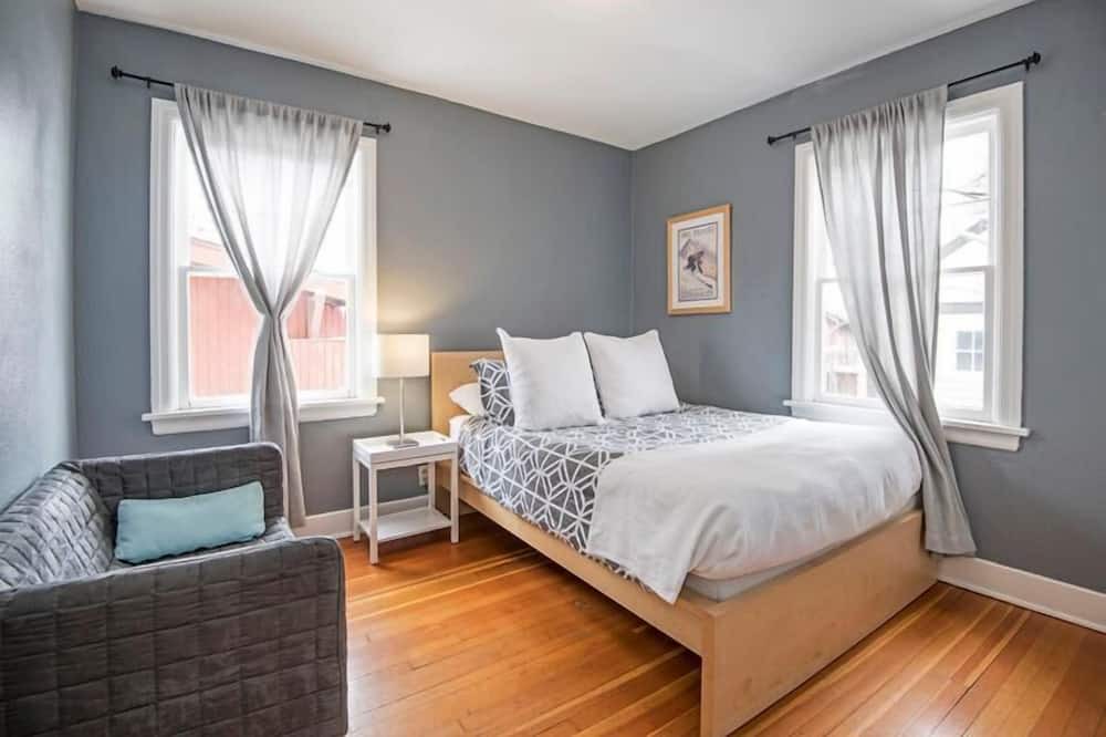 Photo of Bedroom in Old Bend