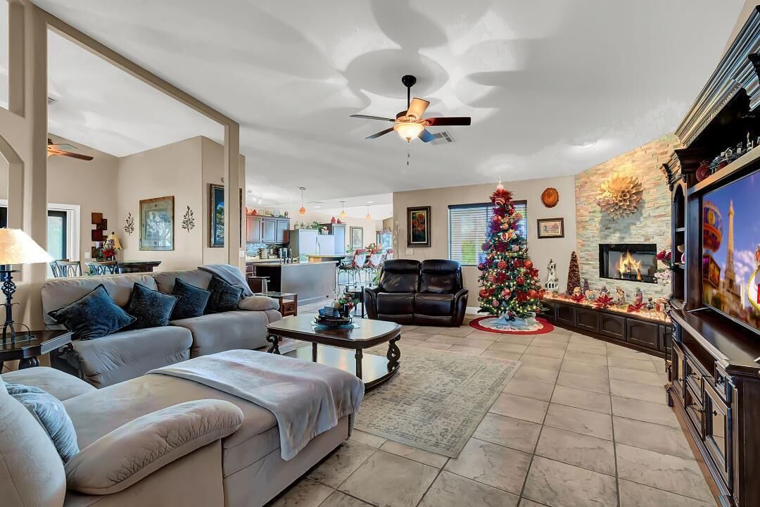 Photo of Livingroom in Silverado Ranch