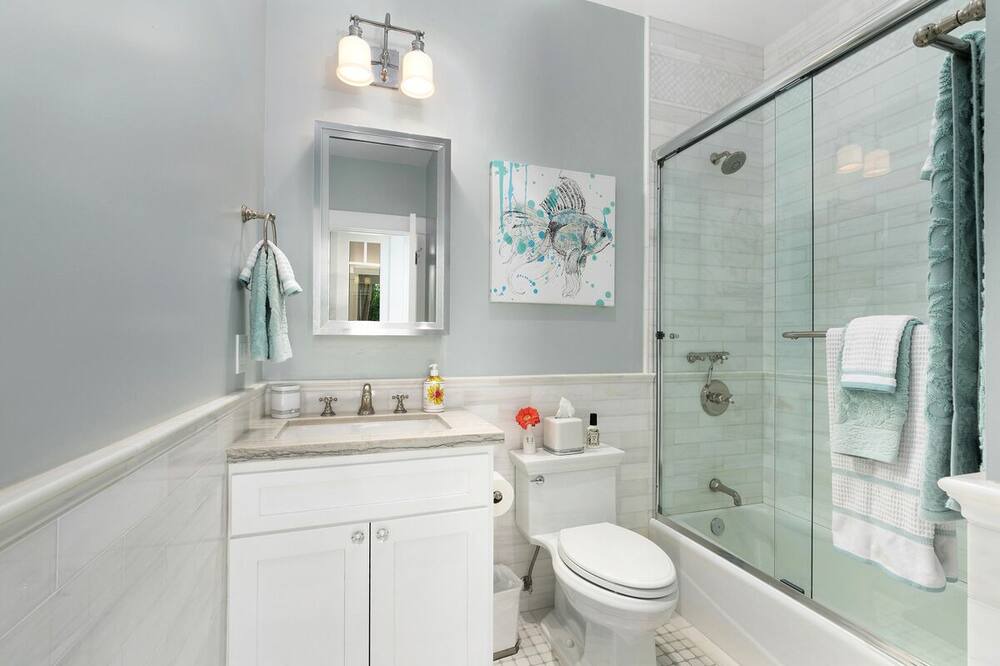 Photo of Bathroom in Olde Solana Beach