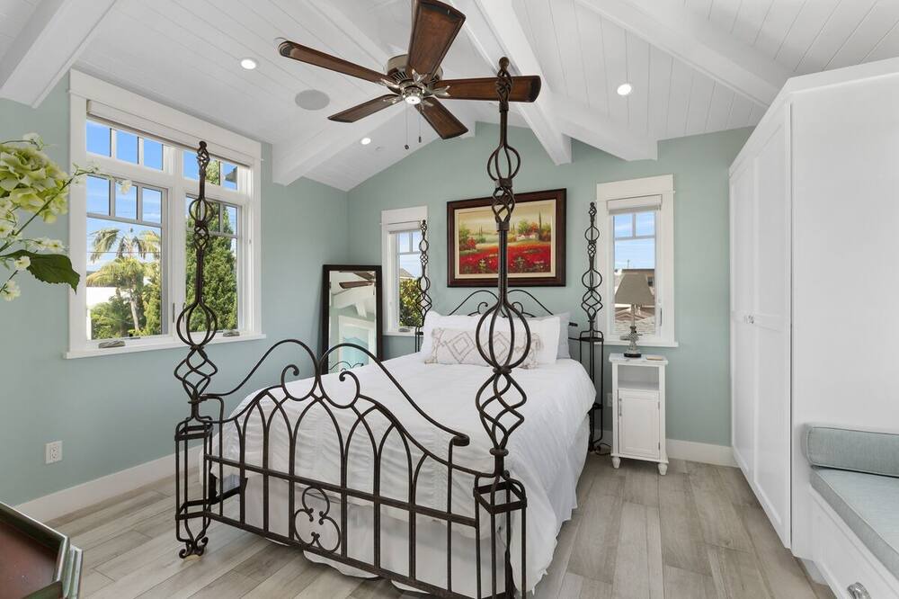 Photo of Bedroom in Olde Solana Beach