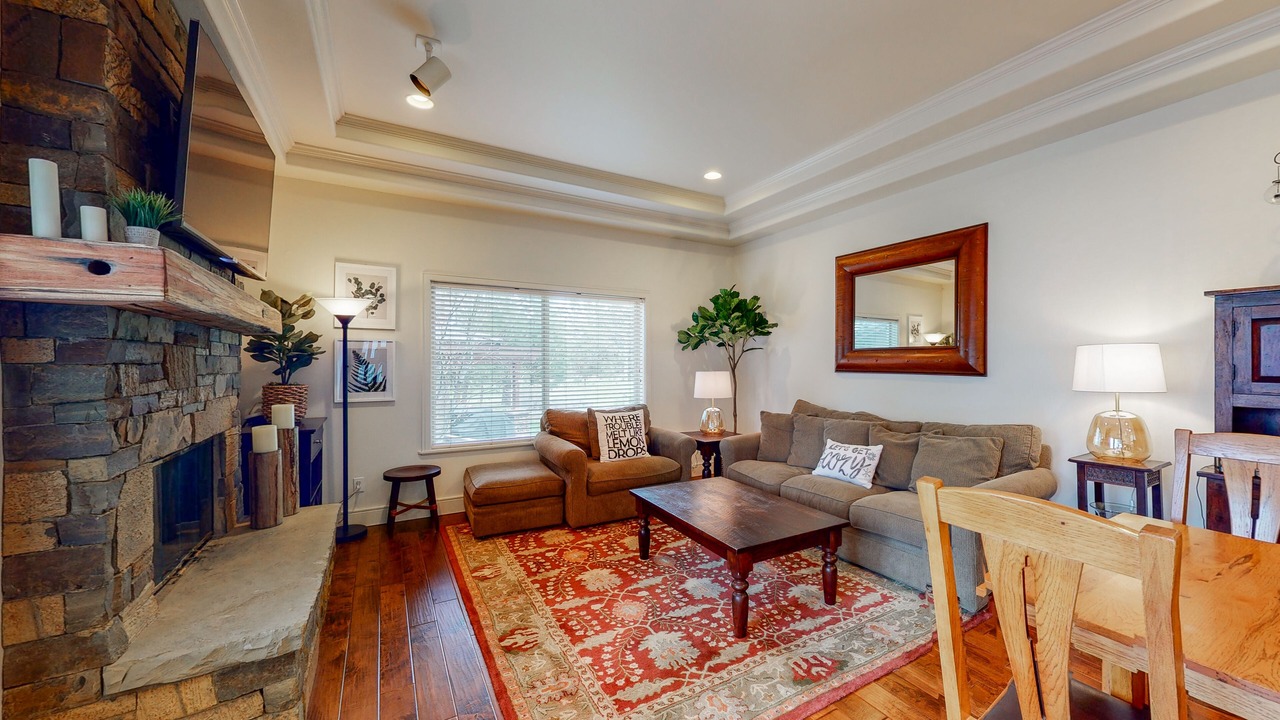 Photo of Livingroom in Broken Top