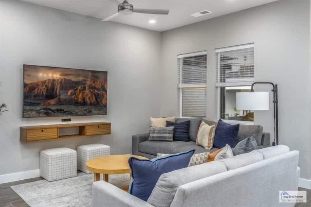 Photo of Livingroom in Ivins