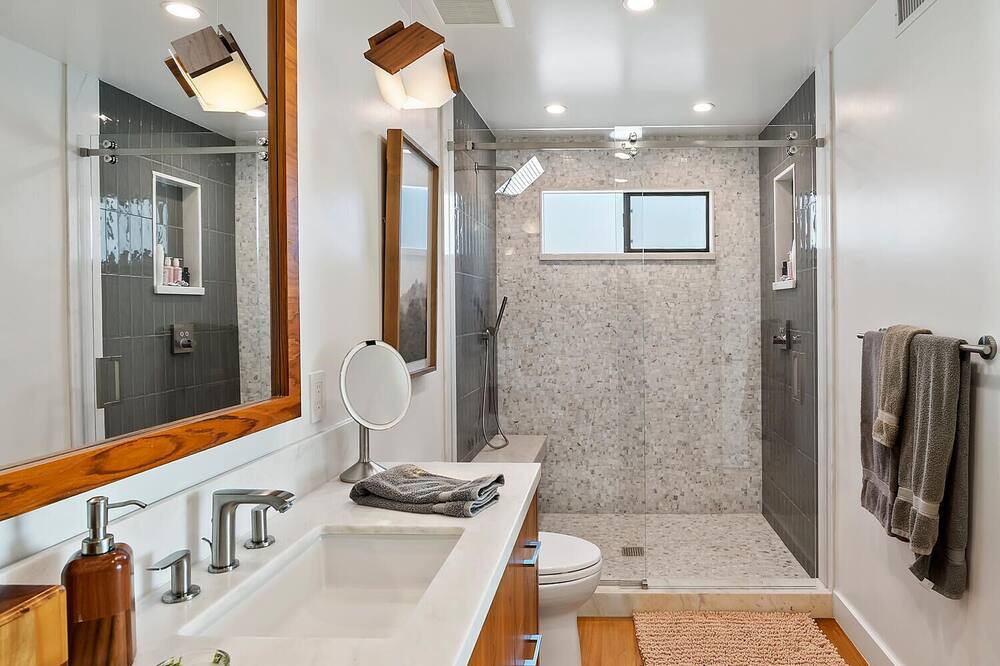 Photo of Bathroom in Pacific Palisades