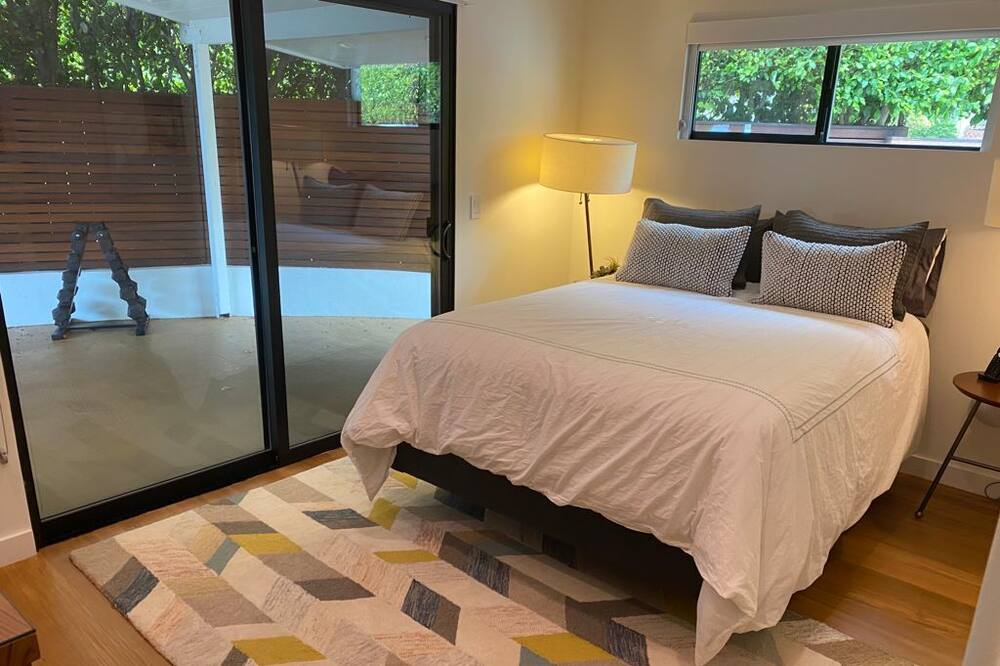 Photo of Bedroom in Pacific Palisades
